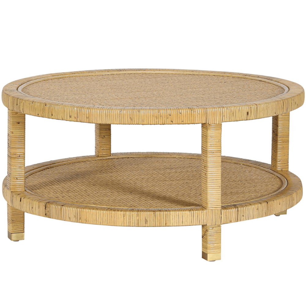 Table basse Whitney avec plateau en rotin tressé et pieds en laiton capuchonnés